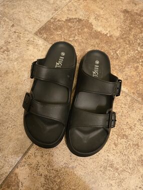 Rouge Helium Black Dual-Strap Slide Sandals